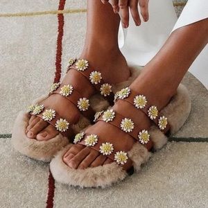 Fabrizio Viti Berkley Shearling Daisy Slide Sandals Size 7